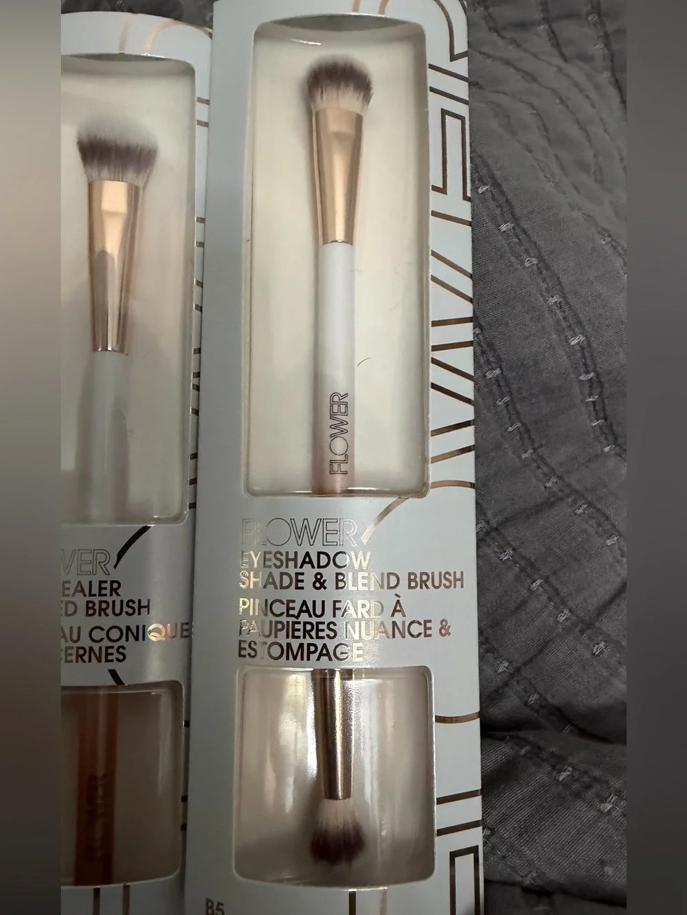 Flower 4 piece Makeup Brush Set-Foundation, Blush, Concealer, Dual Eyeshadow